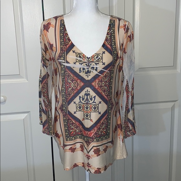 One World Blouse. GUC - Picture 1 of 10